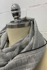 Linen scarf details