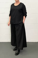 Load image into Gallery viewer, Wide leg pants - black
